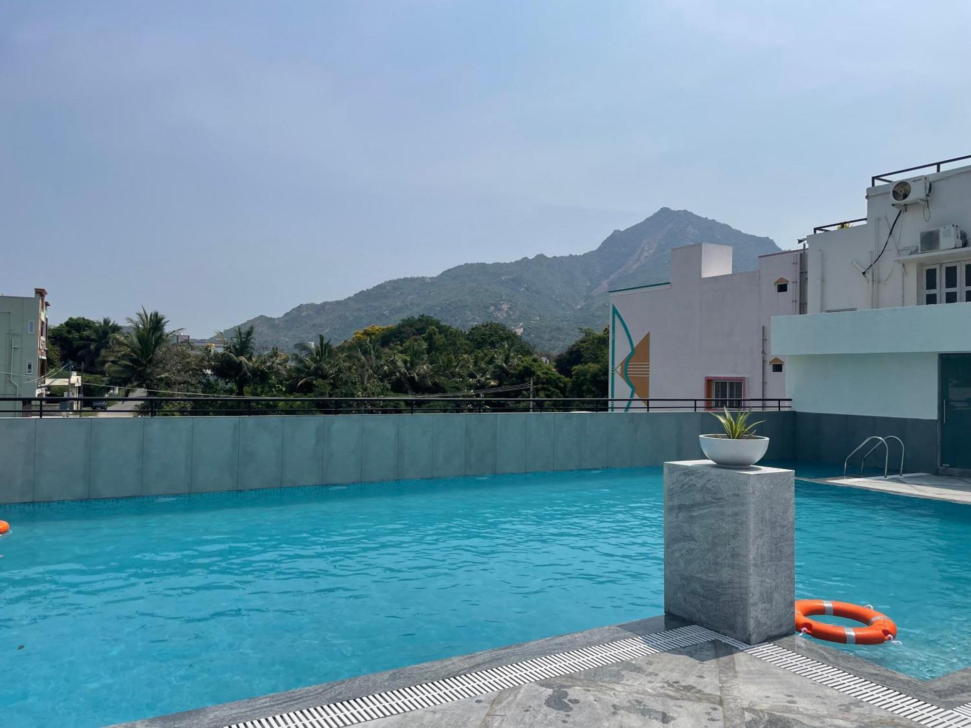 Ashreya Suites Tiruvannamalai Bagian luar foto