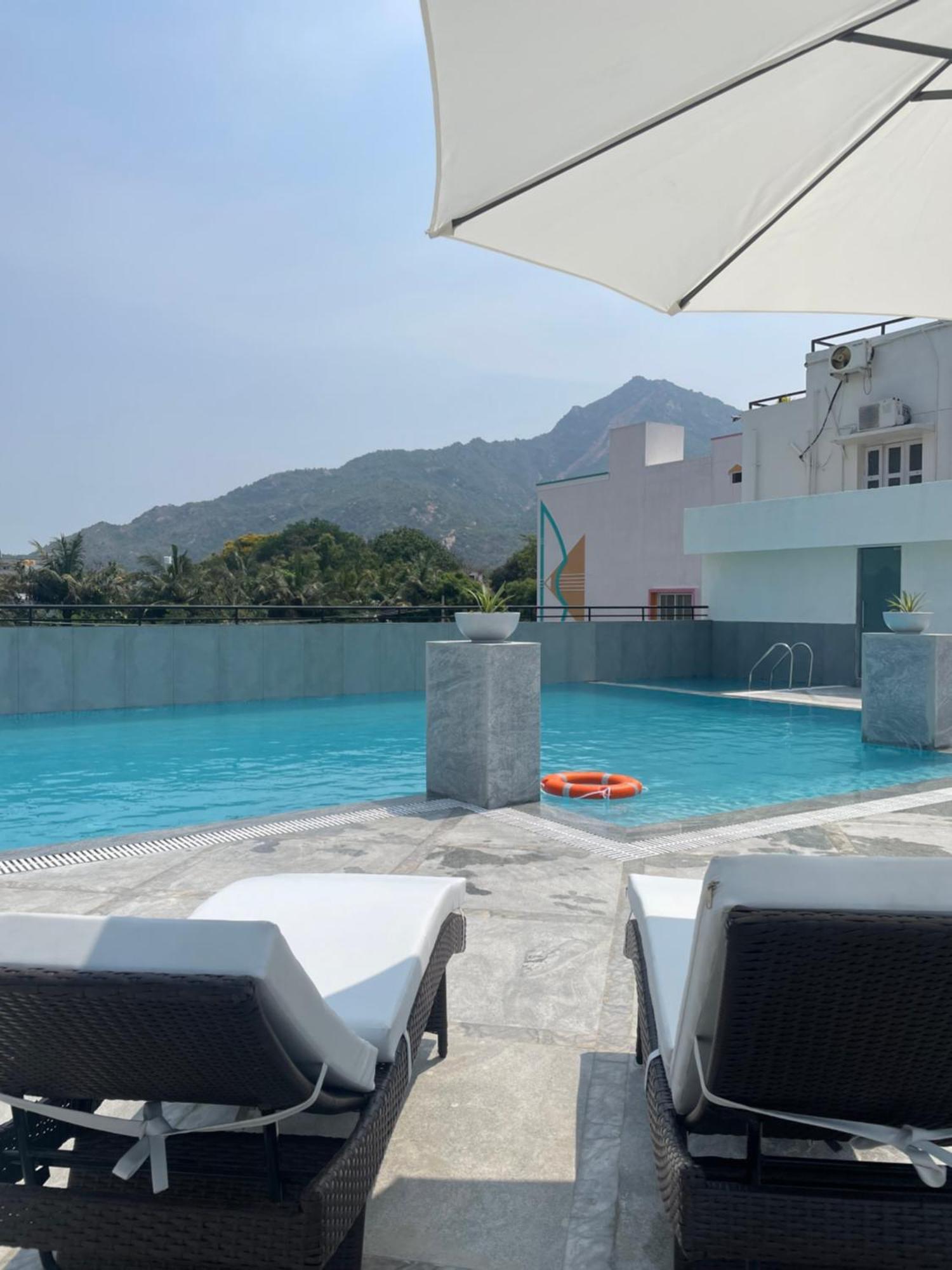 Ashreya Suites Tiruvannamalai Bagian luar foto